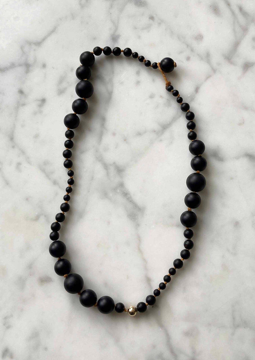 MARICHELLE | CLASSIC PEARL NECKLACE, ONYX